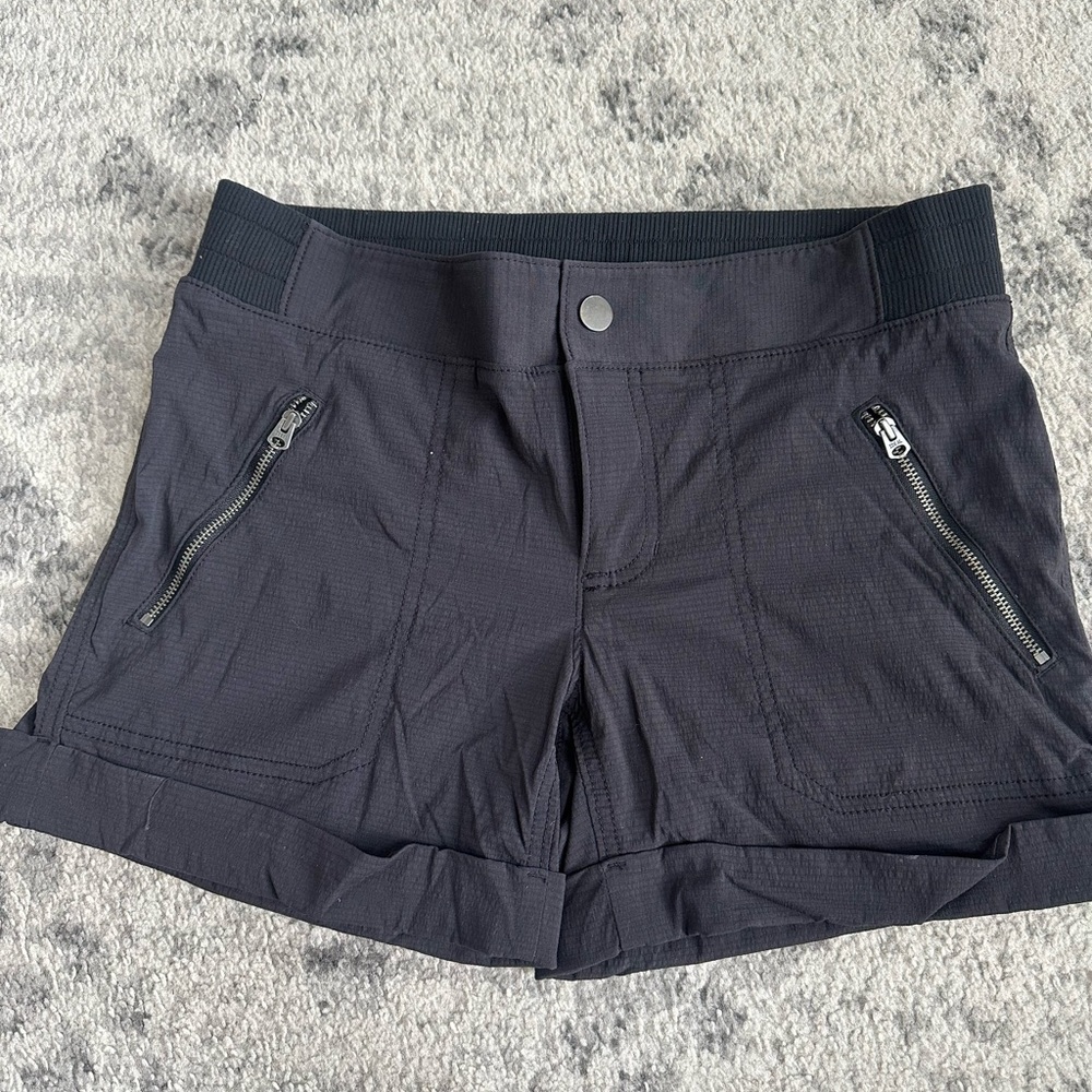 Athleta Black Cargo Shorts with Tailored Design